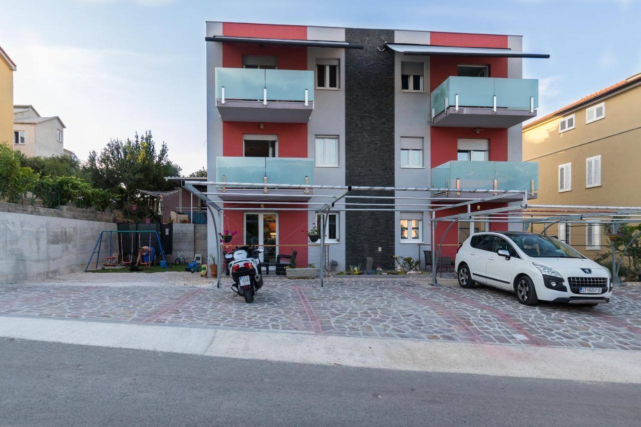 Apartments And Rooms With Parking Space Grebastica, Sibenik - 17831 Eksteriør billede