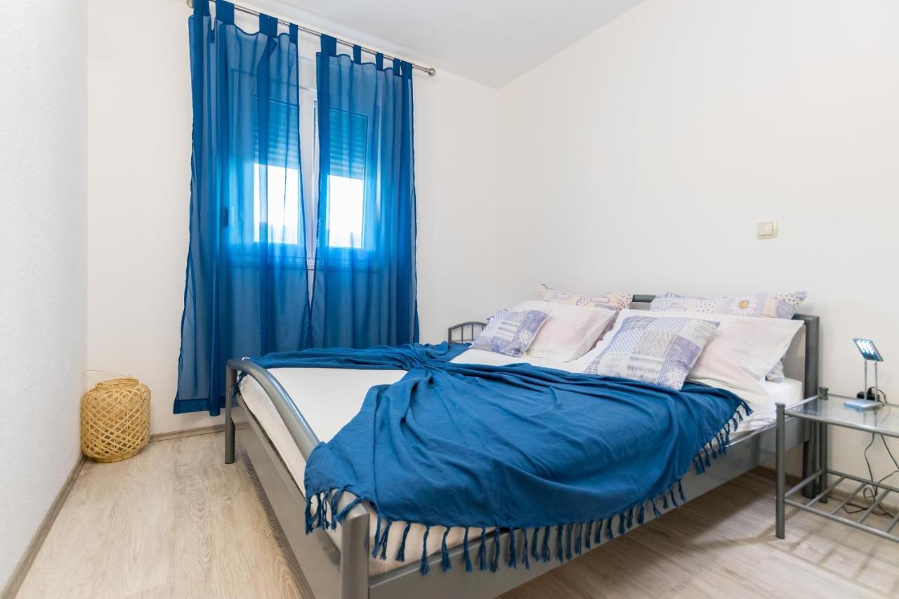 Apartments And Rooms With Parking Space Grebastica, Sibenik - 17831 Eksteriør billede